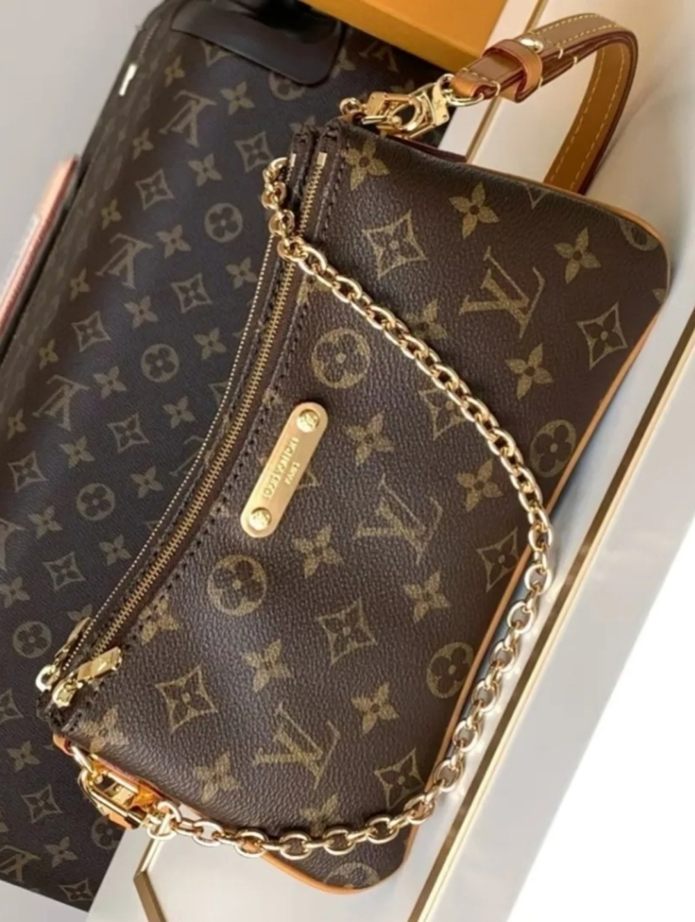 Louis Vuitton Brown Monogram Pochette Accessoire Crossbody Bag (COPY) - Picture 2 of 9